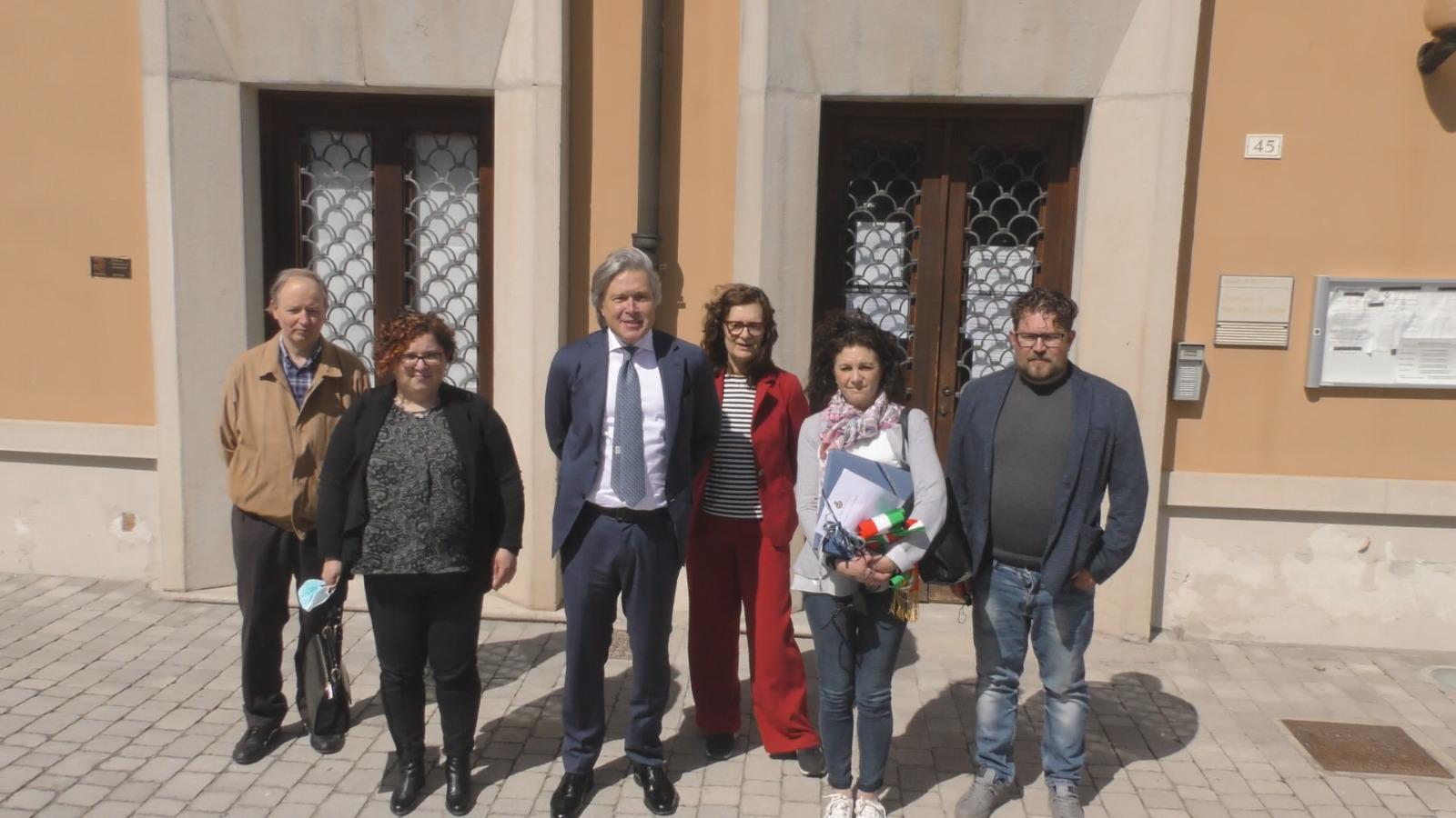 Immagine per San Vito al Torre rilancia attività e turismo, ma la camionabile incombe